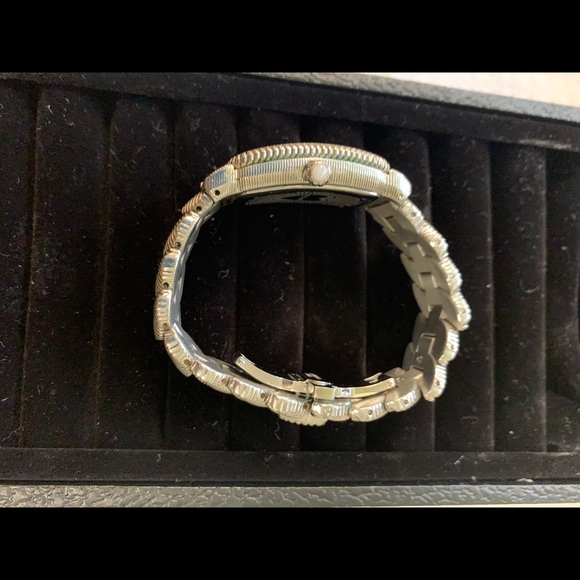 Watch - Picture 4 of 5